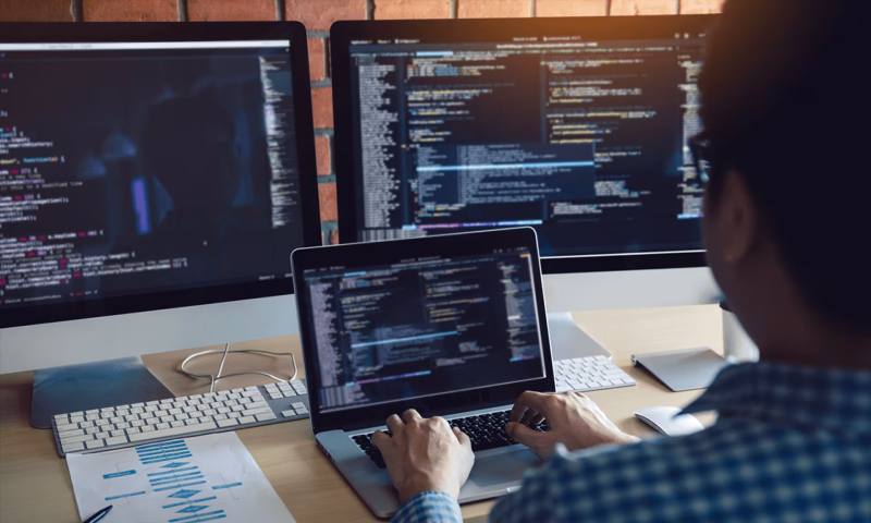 数据科学选型：R与Python如何赋能南宫市网站建设？